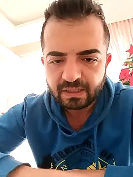Snapshot of cshn001 chatting on December 9, 10:43 am cshn001 online show from December 9, 10:43 am