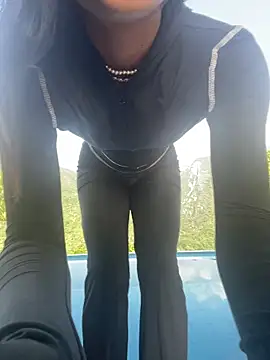 Snapshot of Gerallima_1 chatting on February 11, 1:33 pm Gerallima 1 online show from February 11, 1:33 pm