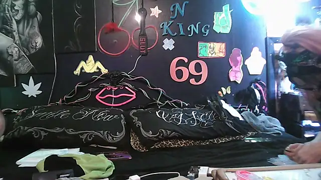 Snapshot of kjs_daddy123 chatting on March 1, 6:02 am kjs daddy123 online show from March 1, 6:02 am