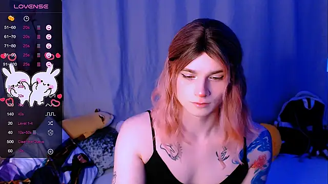 Snapshot of Alice_Hells chatting on November 9, 4:38 am Alice Hells online show from November 9, 4:38 am