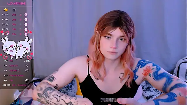 Snapshot of Alice_Hells chatting on February 28, 8:09 am Alice Hells online show from February 28, 8:09 am