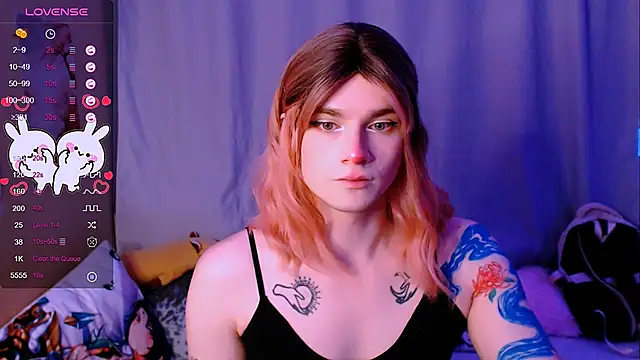 Snapshot of Alice_Hells chatting on December 14, 5:57 am Alice Hells online show from December 14, 5:57 am