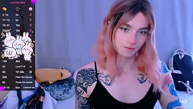 Snapshot of Alice_Hells chatting on June 11, 6:43 am Alice Hells online show from June 11, 6:43 am