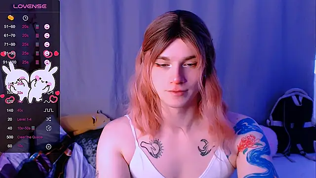 Snapshot of Alice_Hells chatting on November 20, 7:53 am Alice Hells online show from November 20, 7:53 am