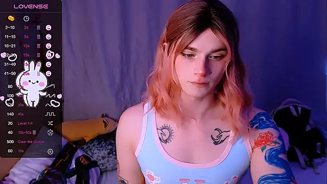 Snapshot of Alice_Hells chatting on October 29, 7:40 am Alice Hells online show from October 29, 7:40 am