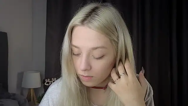 Snapshot of EngelFugler chatting on September 14, 11:32 am EngelFugler online show from September 14, 11:32 am