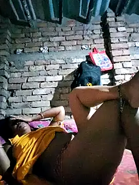 Snapshot of Hotty-dola chatting on February 19, 4:34 am Hotty-dola online show from February 19, 4:34 am