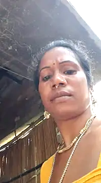 Snapshot of Hotty-dola chatting on March 10, 4:17 am Hotty-dola online show from March 10, 4:17 am