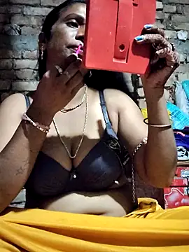 Snapshot of Hotty-dola chatting on September 28, 4:14 pm Hotty-dola online show from September 28, 4:14 pm