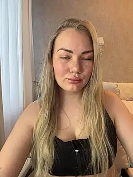 LianaCruz   online show from December 15, 7:25 am