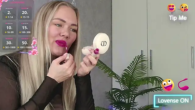 LianaCruz   online show from March 18, 9:01 am