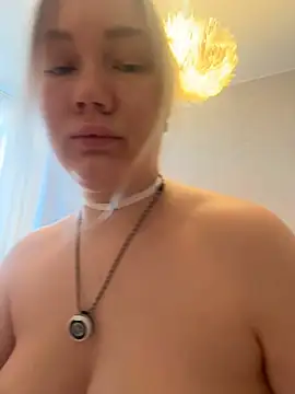 LianaCruz   online show from January 16, 6:28 am