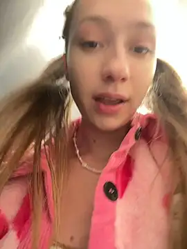 Snapshot of Lia__Love chatting on March 10, 1:10 pm Lia Love online show from March 10, 1:10 pm