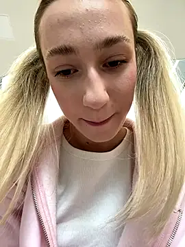 Snapshot of Lia__Love chatting on September 12, 12:16 pm Lia Love online show from September 12, 12:16 pm