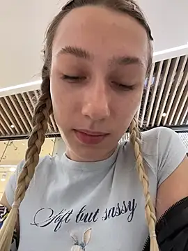 Snapshot of Lia__Love chatting on September 16, 1:12 pm Lia Love online show from September 16, 1:12 pm