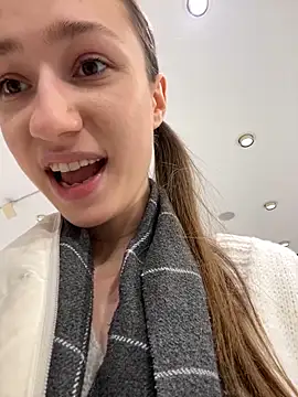 Snapshot of Lia__Love chatting on February 17, 1:11 pm Lia Love online show from February 17, 1:11 pm