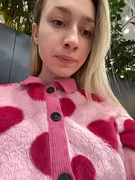 Snapshot of Lia__Love chatting on October 22, 12:04 pm Lia Love online show from October 22, 12:04 pm