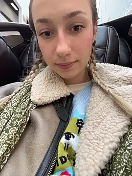 Snapshot of Lia__Love chatting on October 6, 12:06 pm Lia Love online show from October 6, 12:06 pm