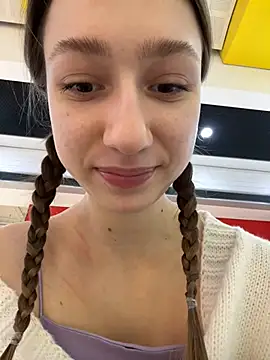 Snapshot of Lia__Love chatting on February 11, 12:15 pm Lia Love online show from February 11, 12:15 pm