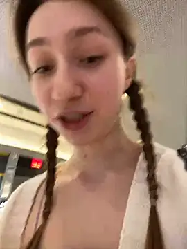 Snapshot of Lia__Love chatting on February 11, 3:18 pm Lia Love online show from February 11, 3:18 pm
