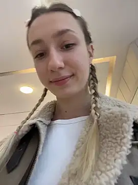 Snapshot of Lia__Love chatting on November 4, 11:14 am Lia Love online show from November 4, 11:14 am