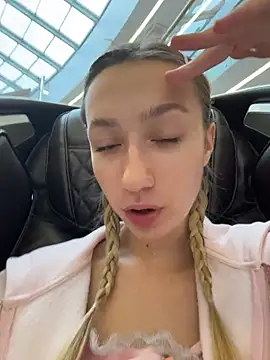 Snapshot of Lia__Love chatting on October 23, 12:15 pm Lia Love online show from October 23, 12:15 pm