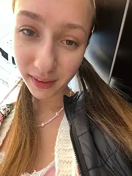 Snapshot of Lia__Love chatting on March 11, 12:17 pm Lia Love online show from March 11, 12:17 pm