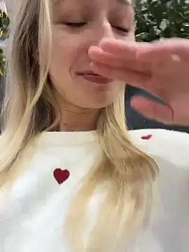 Snapshot of Lia__Love chatting on November 24, 12:05 pm Lia Love online show from November 24, 12:05 pm