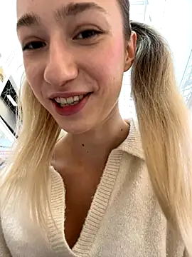 Snapshot of Lia__Love chatting on September 13, 11:10 am Lia Love online show from September 13, 11:10 am