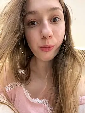 Snapshot of Lia__Love chatting on January 10, 12:26 pm Lia Love online show from January 10, 12:26 pm