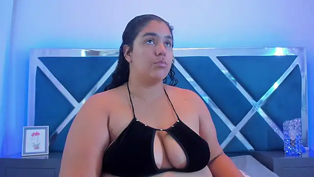 Snapshot of Tiffanymiller00 chatting on July 8, 3:02 pm Tiffanymiller00 online show from July 8, 3:02 pm