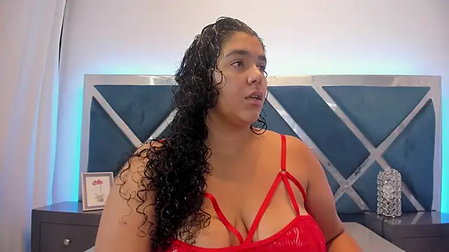 Tiffanymiller00 online show from May 1, 1:49 pm