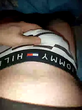 Snapshot of vasin12788bv chatting on December 7, 1:02 pm vasin12788bv online show from December 7, 1:02 pm