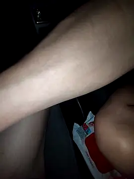 Snapshot of vasin12788bv chatting on February 22, 5:58 pm vasin12788bv online show from February 22, 5:58 pm