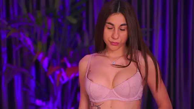 LaraSin online show from December 14, 8:18 pm