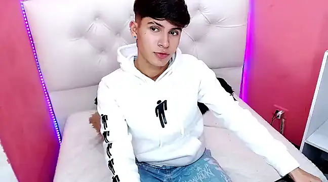 Snapshot of will_star_x chatting on December 11, 6:09 pm will star x online show from December 11, 6:09 pm