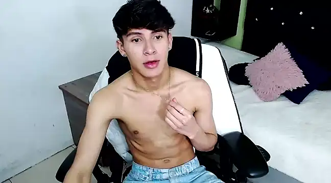 Snapshot of will_star_x chatting on January 31, 6:46 am will star x online show from January 31, 6:46 am