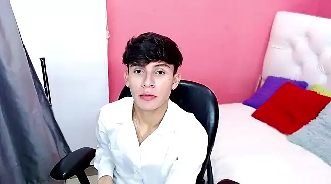 Snapshot of will_star_x chatting on February 6, 3:09 pm will star x online show from February 6, 3:09 pm