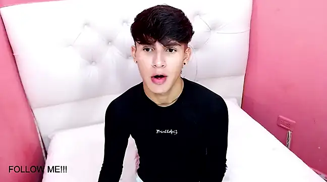 Snapshot of will_star_x chatting on January 23, 5:52 pm will star x online show from January 23, 5:52 pm