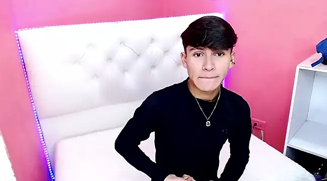 Snapshot of will_star_x chatting on December 16, 3:22 pm will star x online show from December 16, 3:22 pm