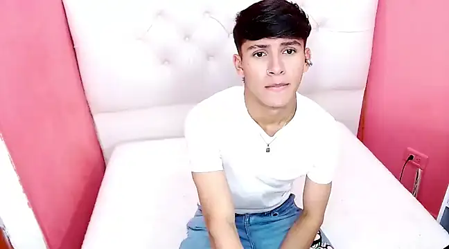 Snapshot of will_star_x chatting on December 17, 4:32 pm will star x online show from December 17, 4:32 pm