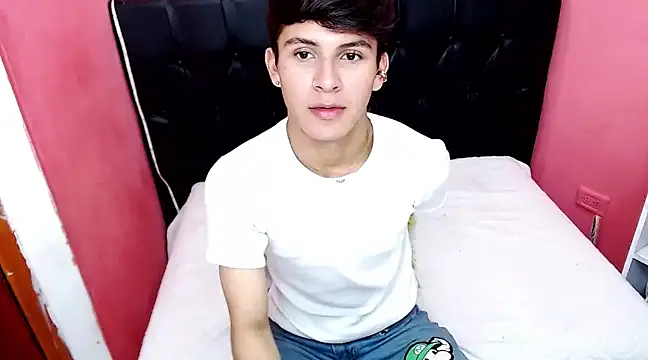 Snapshot of will_star_x chatting on December 4, 6:44 pm will star x online show from December 4, 6:44 pm