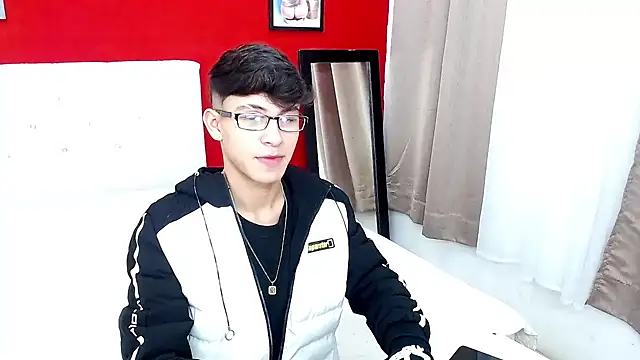 Snapshot of will_star_x chatting on February 13, 3:50 am will star x online show from February 13, 3:50 am