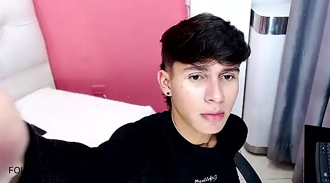 Snapshot of will_star_x chatting on January 23, 8:56 pm will star x online show from January 23, 8:56 pm