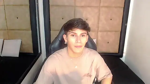 Snapshot of will_star_x chatting on September 25, 12:44 pm will star x online show from September 25, 12:44 pm