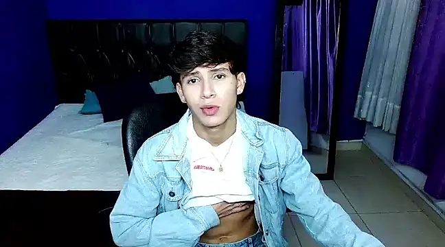 Snapshot of will_star_x chatting on January 29, 2:51 am will star x online show from January 29, 2:51 am