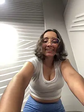 Snapshot of Kay_LustyWife chatting on February 9, 1:22 am Kay LustyWife online show from February 9, 1:22 am