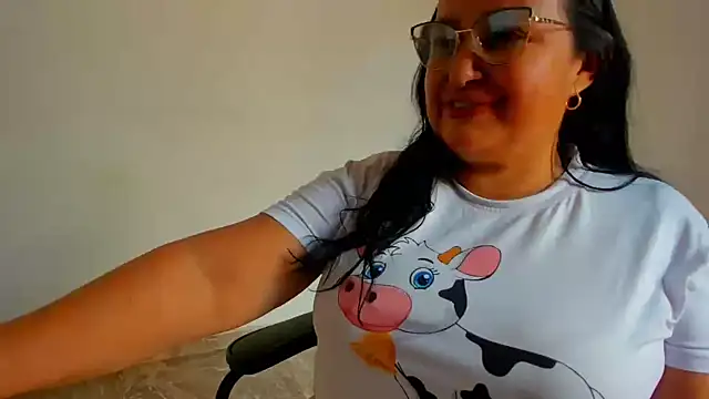 Snapshot of GiaNahomi chatting on March 8, 7:20 pm GiaNahomi online show from March 8, 7:20 pm