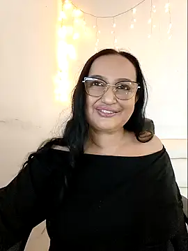 Snapshot of GiaNahomi chatting on January 14, 4:25 am GiaNahomi online show from January 14, 4:25 am
