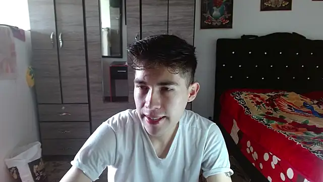 Snapshot of samael1107 chatting on October 31, 3:52 pm samael1107 online show from October 31, 3:52 pm